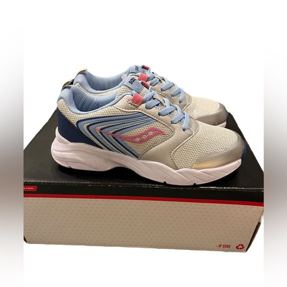 NIB Saucony Wind Little Girl Lace Up Sneakers in Metallic Silver size youth 1.5 - Picture 3 of 8